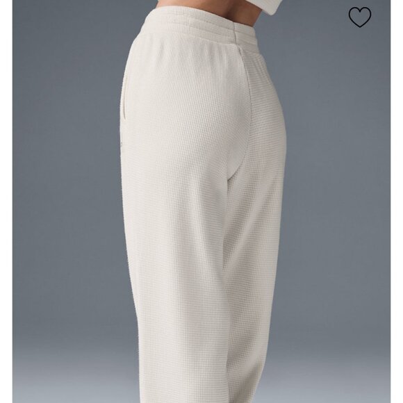ALO Yoga Pants - Alo Waffle Weekend Escape Jogger Size Medium